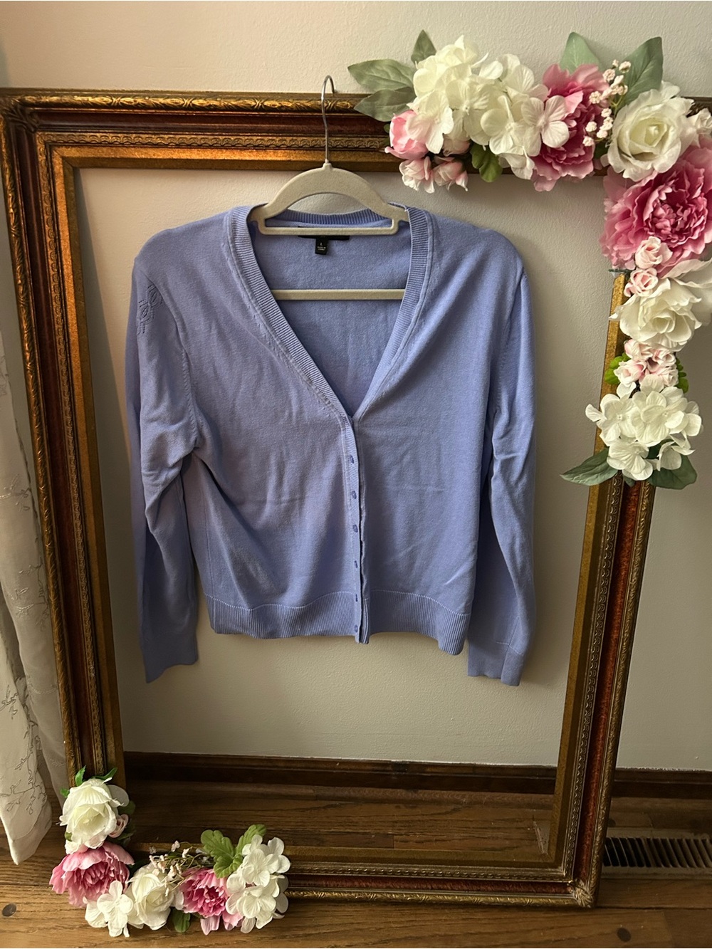Banana Republic V-Neck Button Cardigan with design on sleeves